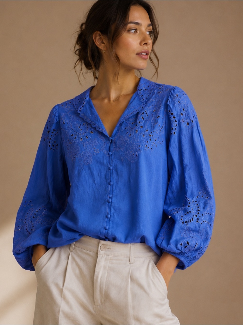 White House Black Market Blue Eyelet Embroidered Blouse Size Small Puff Sleeve